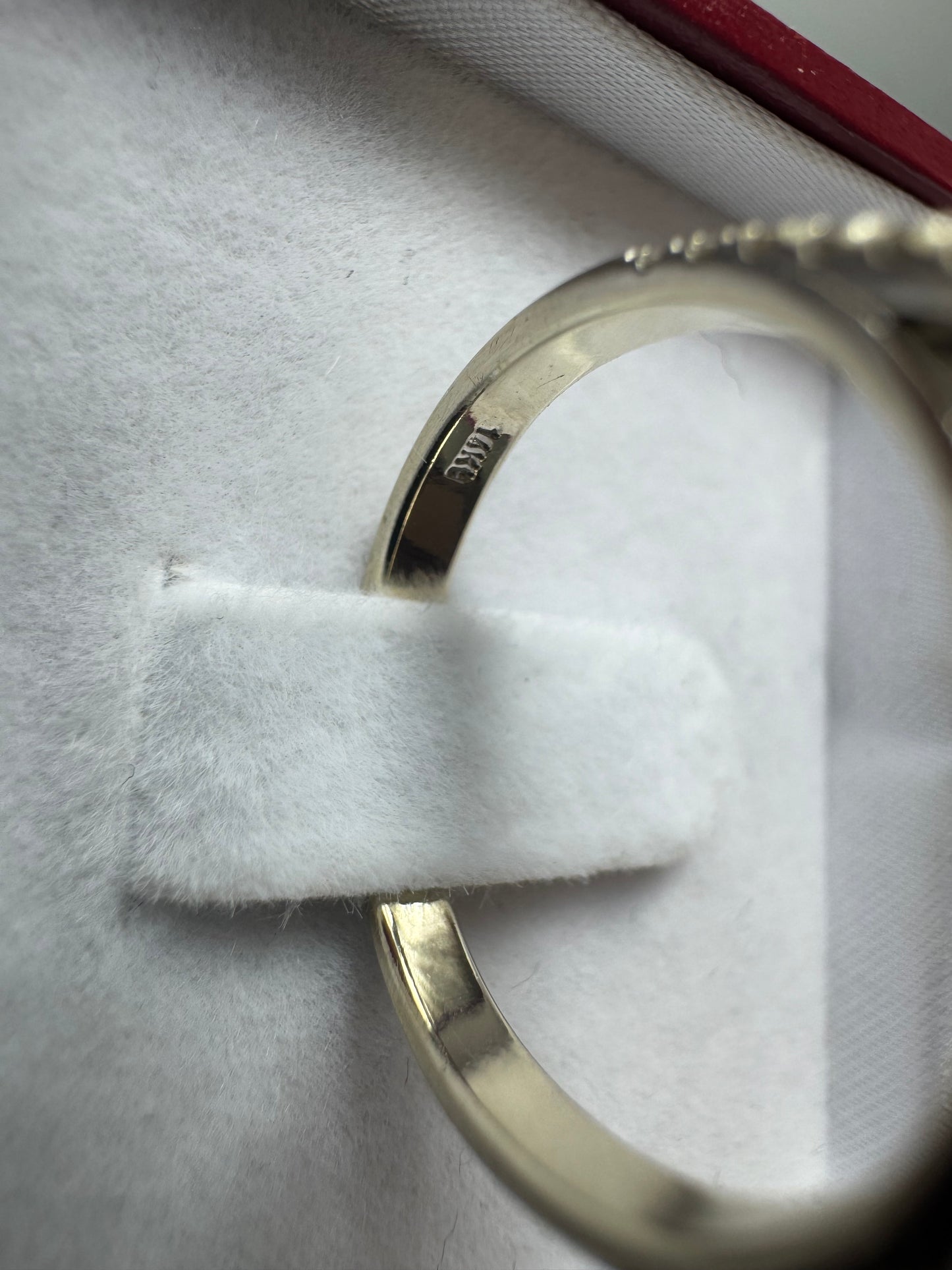 Exklusiver Diamantring aus 14K Weißgold mit Fancy Deep Yellowish Grey Diamant & Brillanten