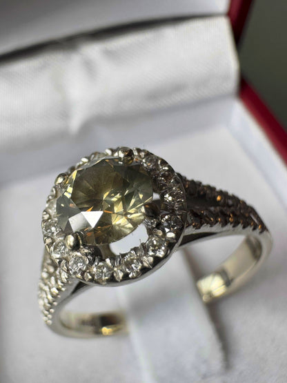 Exklusiver Diamantring aus 14K Weißgold mit Fancy Deep Yellowish Grey Diamant & Brillanten