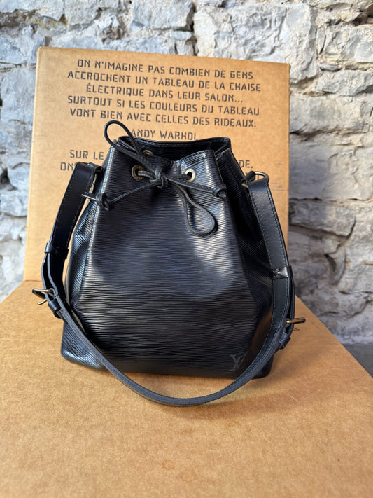 Louis Vuitton Sac Noe Petit Epi Leder schwarz