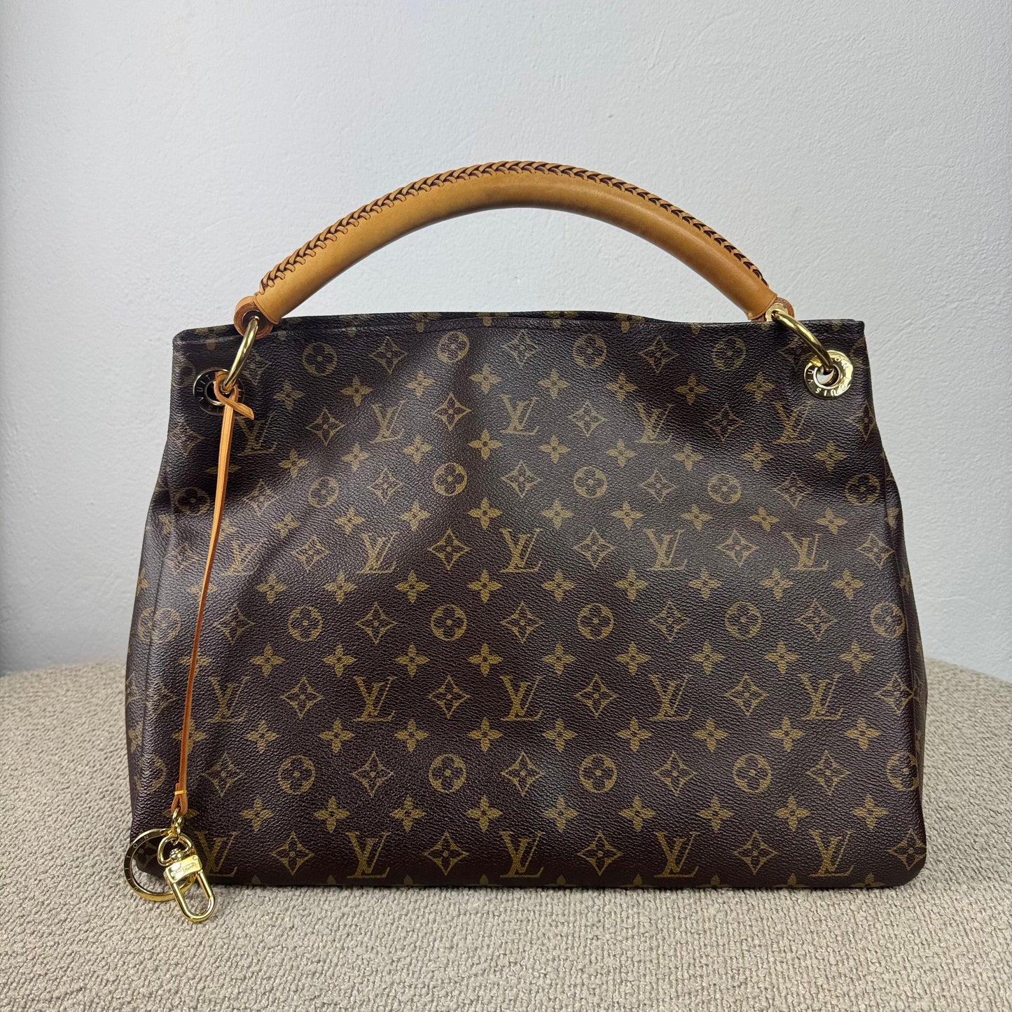Louis Vuitton Artsy GM – Monogram Canvas