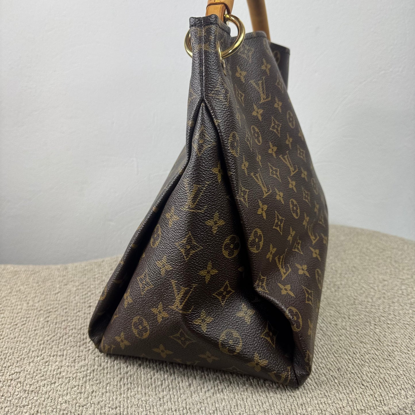 Louis Vuitton Artsy GM – Monogram Canvas