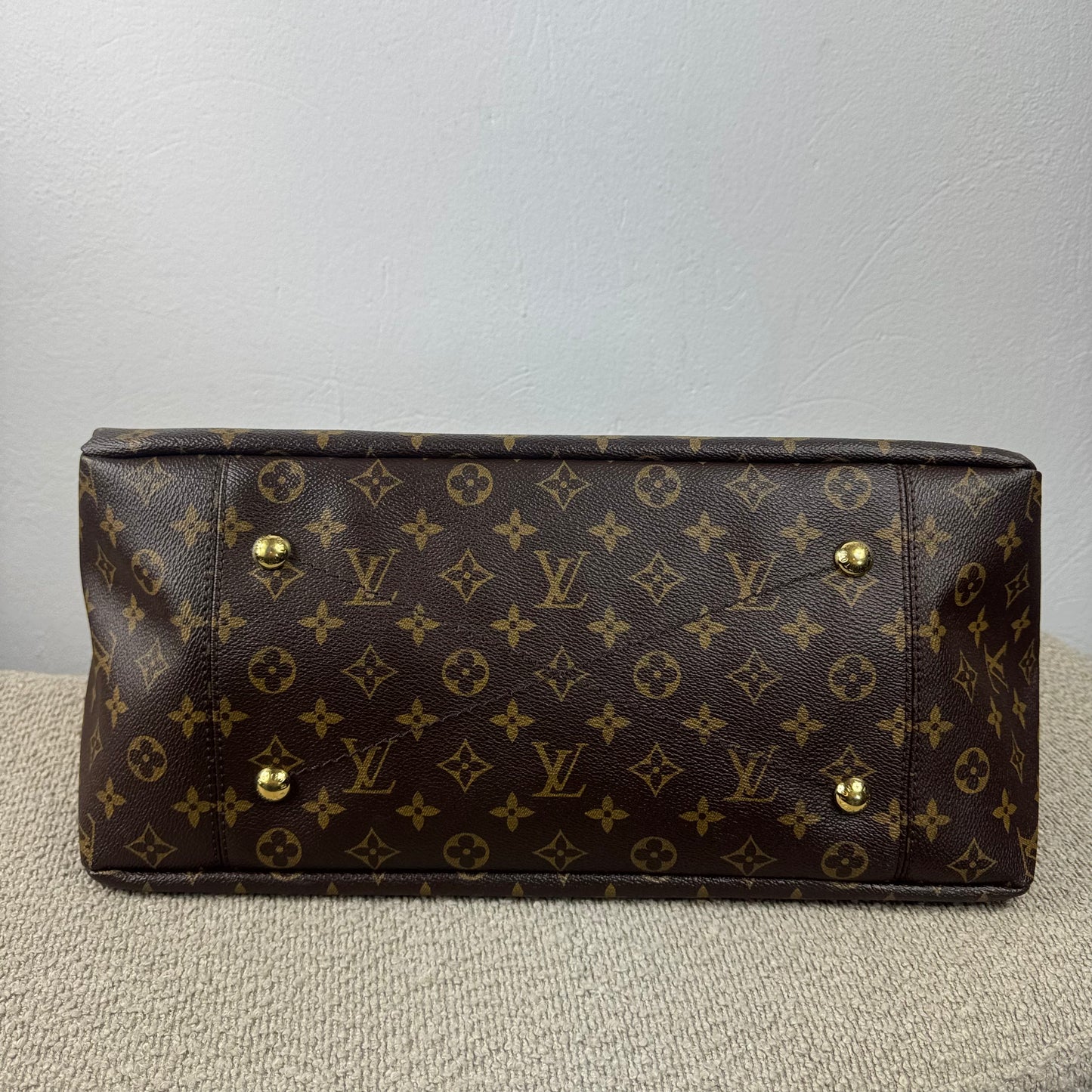 Louis Vuitton Artsy GM – Monogram Canvas