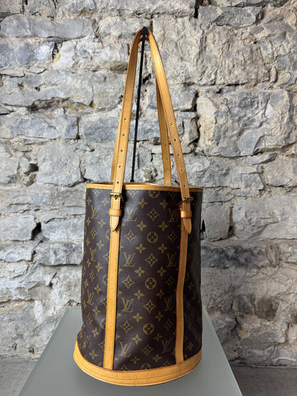Louis Vuitton Bucket GM - Monogram Canva