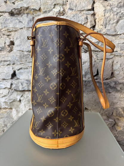 Louis Vuitton Bucket GM - Monogram Canva