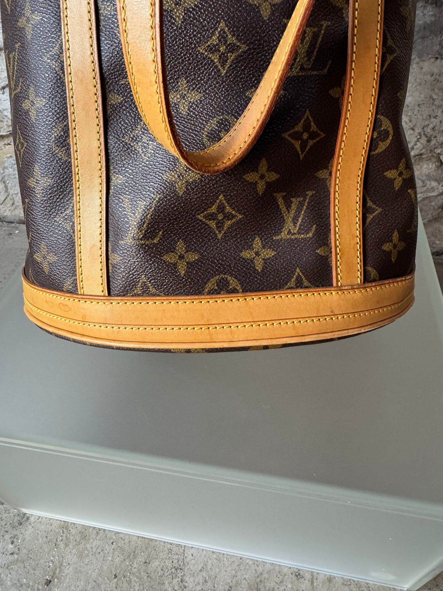 Louis Vuitton Bucket GM - Monogram Canva