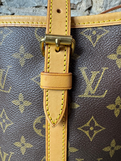 Louis Vuitton Bucket GM - Monogram Canva