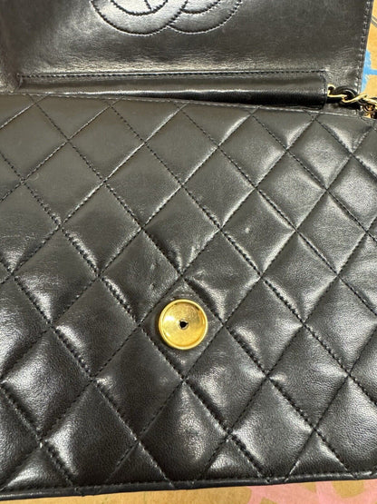 Chanel Handtasche Schultertasche Leder Classic Flap Bag Timeless