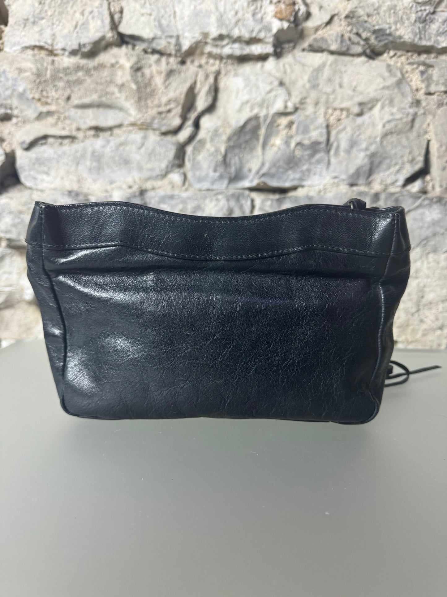 Balenciaga Classic Clutch aus Leder in Schwarz - BagAffair