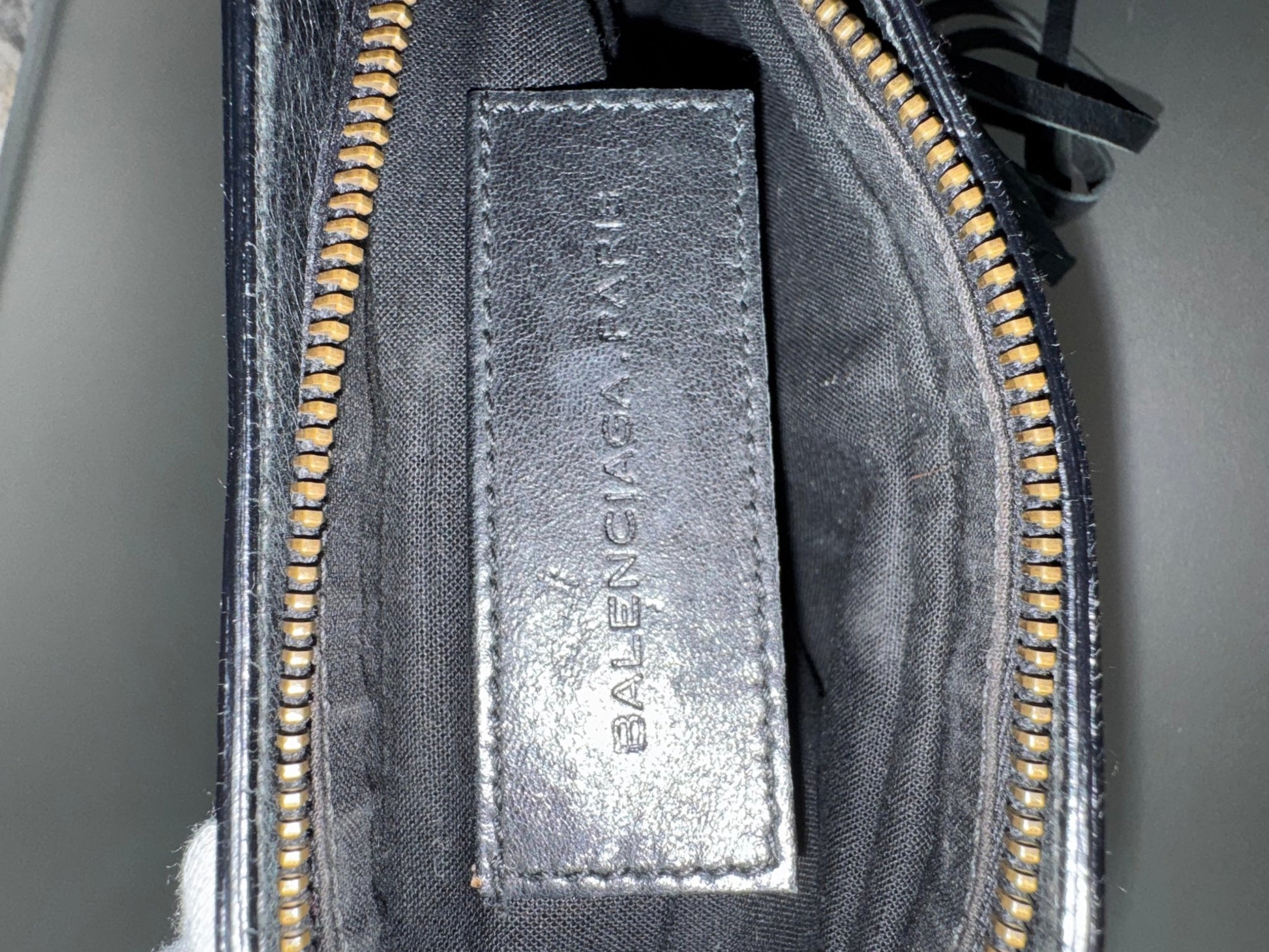Balenciaga Classic Clutch aus Leder in Schwarz - BagAffair