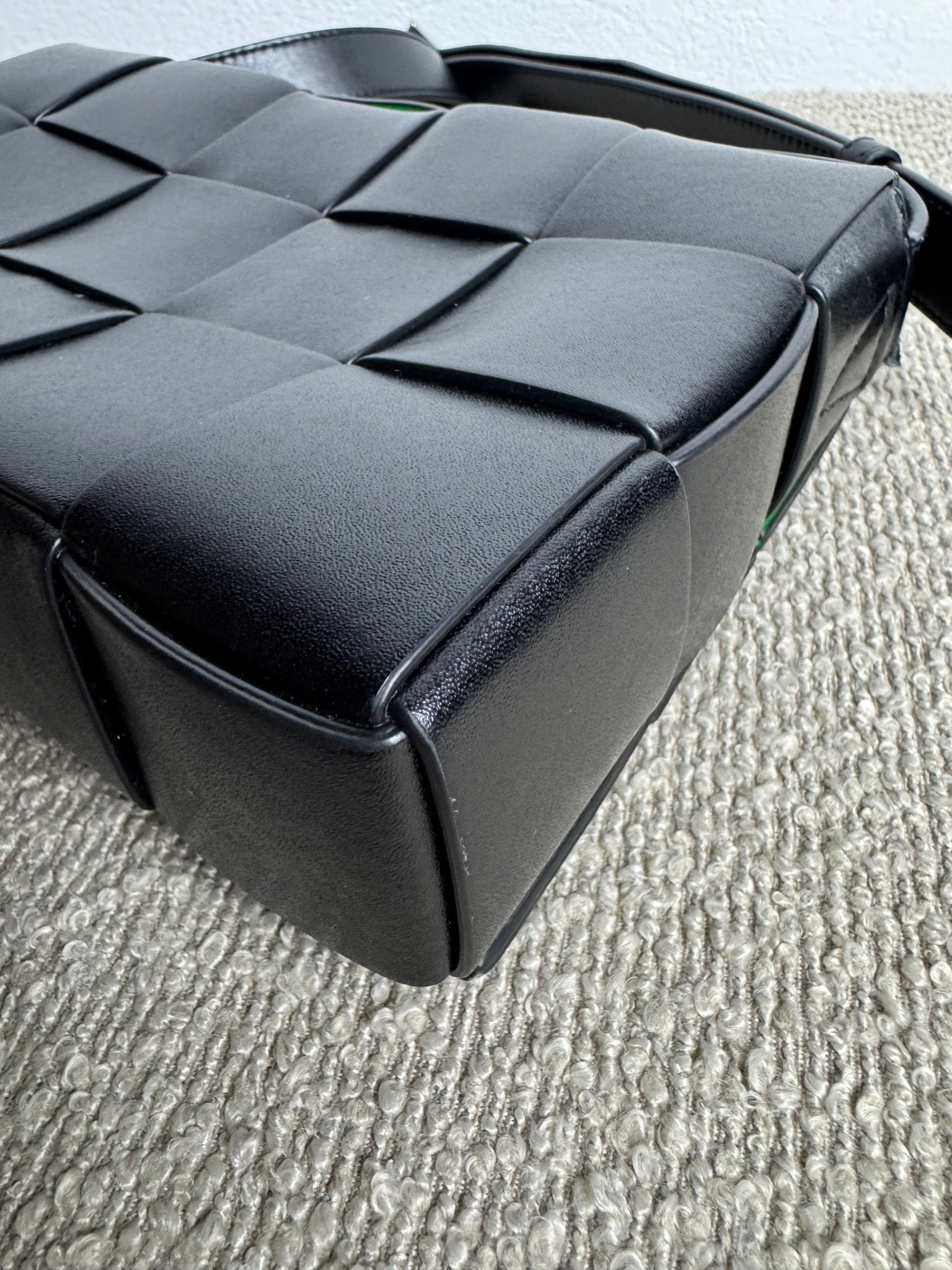 Bottega Veneta Cassette – Schwarz - BagAffair