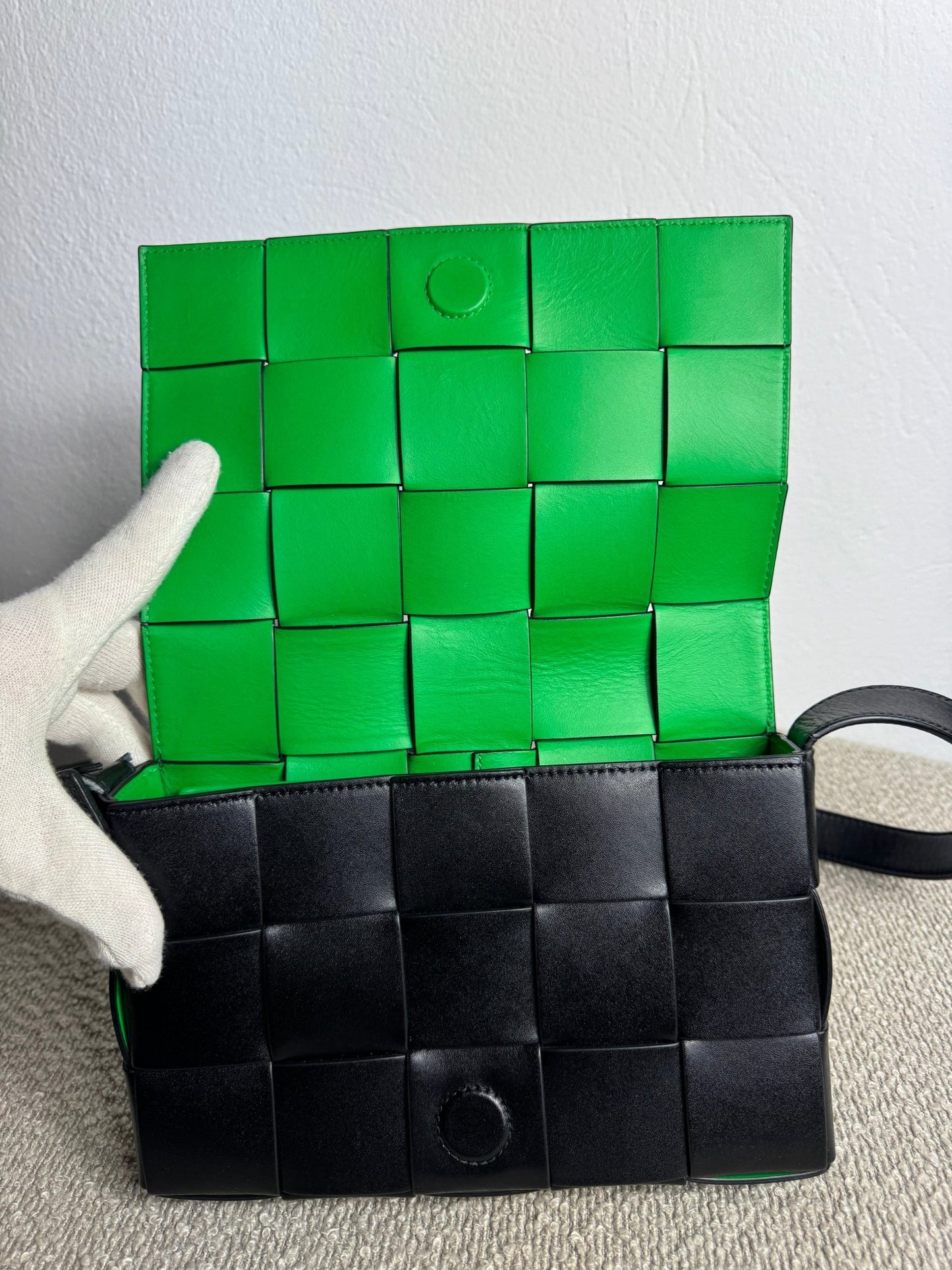 Bottega Veneta Cassette – Schwarz - BagAffair