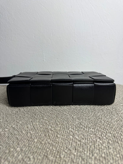 Bottega Veneta Cassette – Schwarz - BagAffair