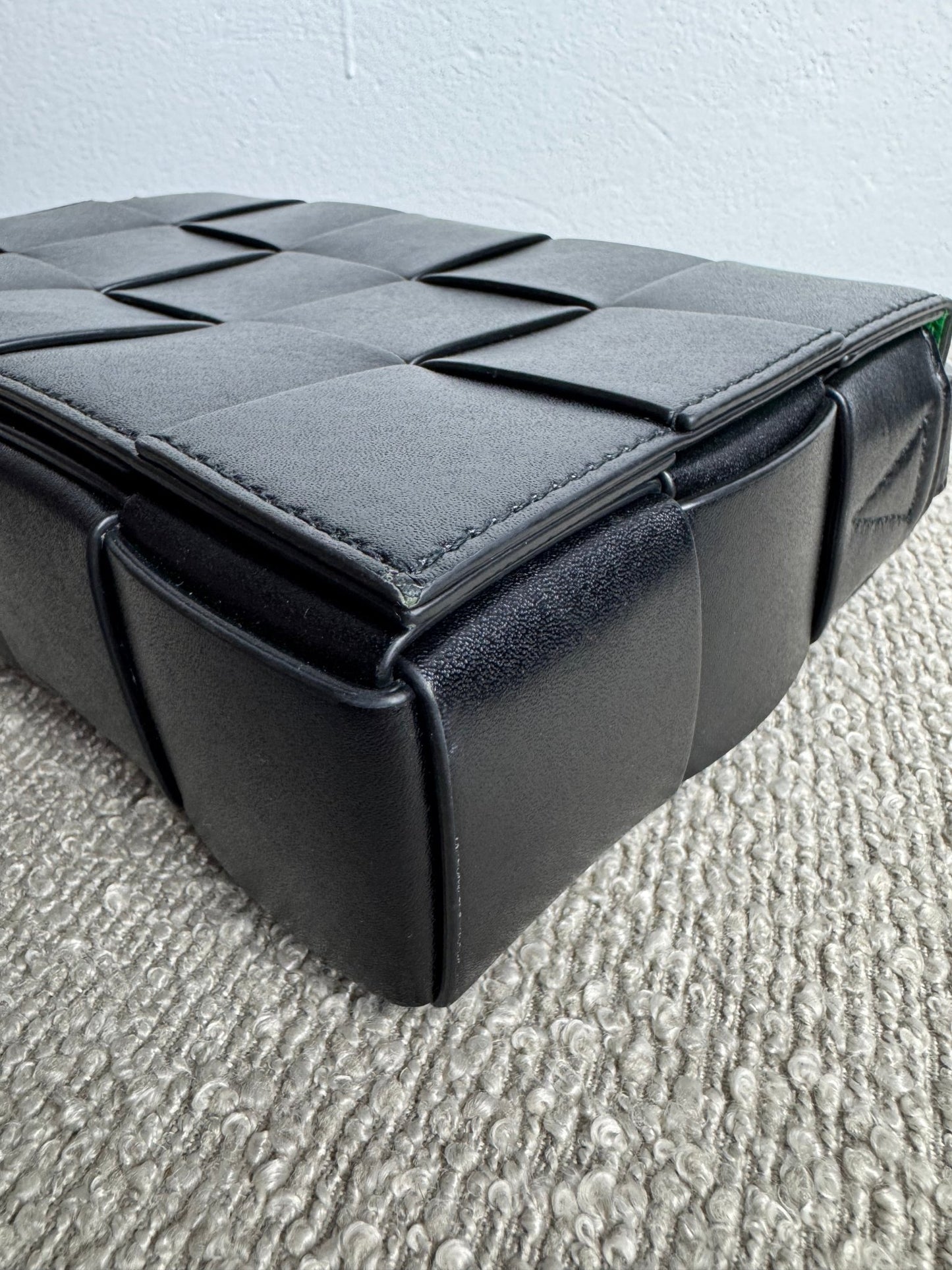 Bottega Veneta Cassette – Schwarz - BagAffair
