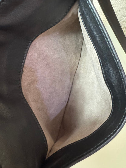 Bottega Veneta Woven Flap Crossbody Bag – Schwarz - BagAffair