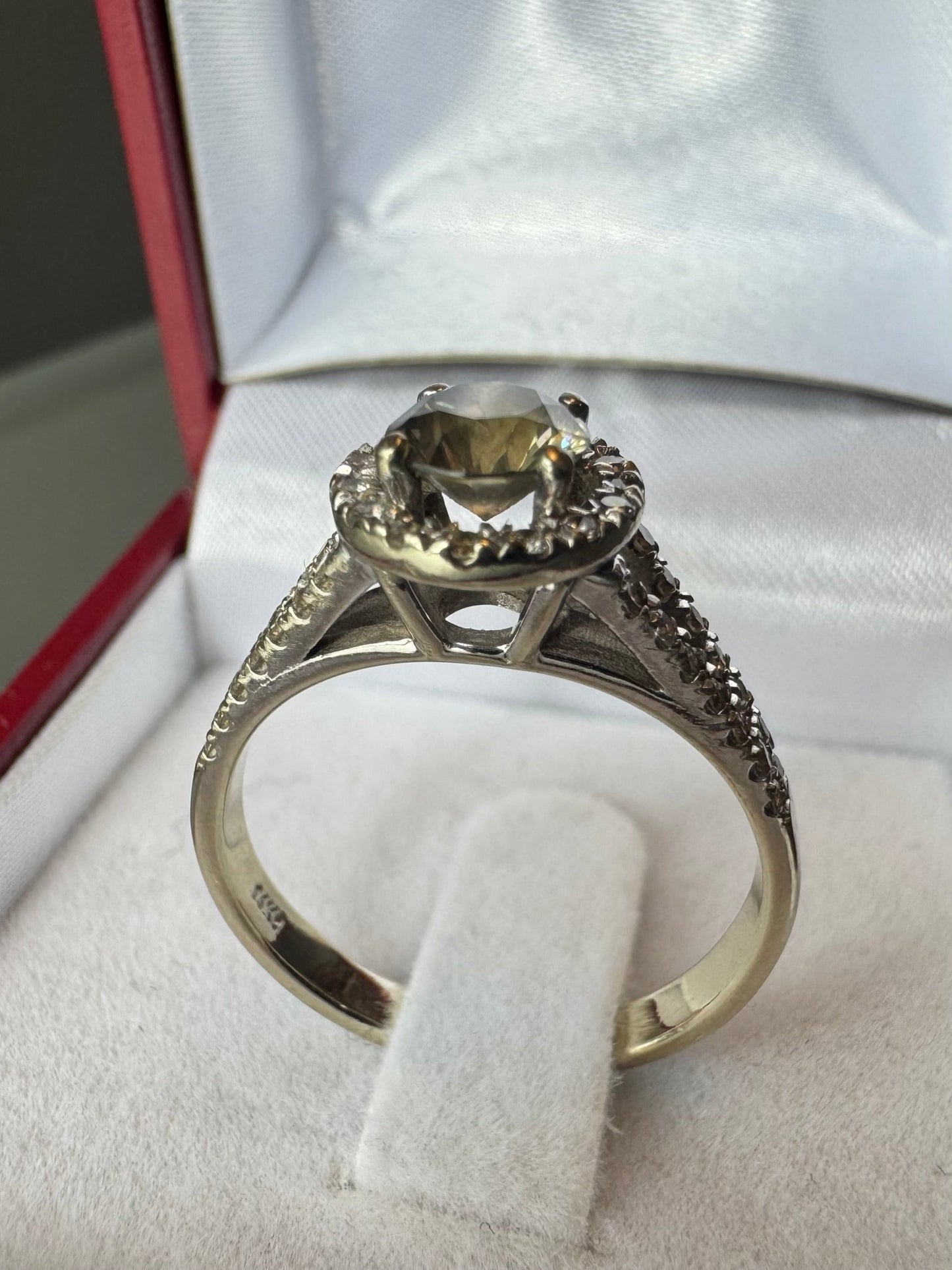 Exklusiver Diamantring aus 14K Weißgold mit Fancy Deep Yellowish Grey Diamant & Brillanten - BagAffair