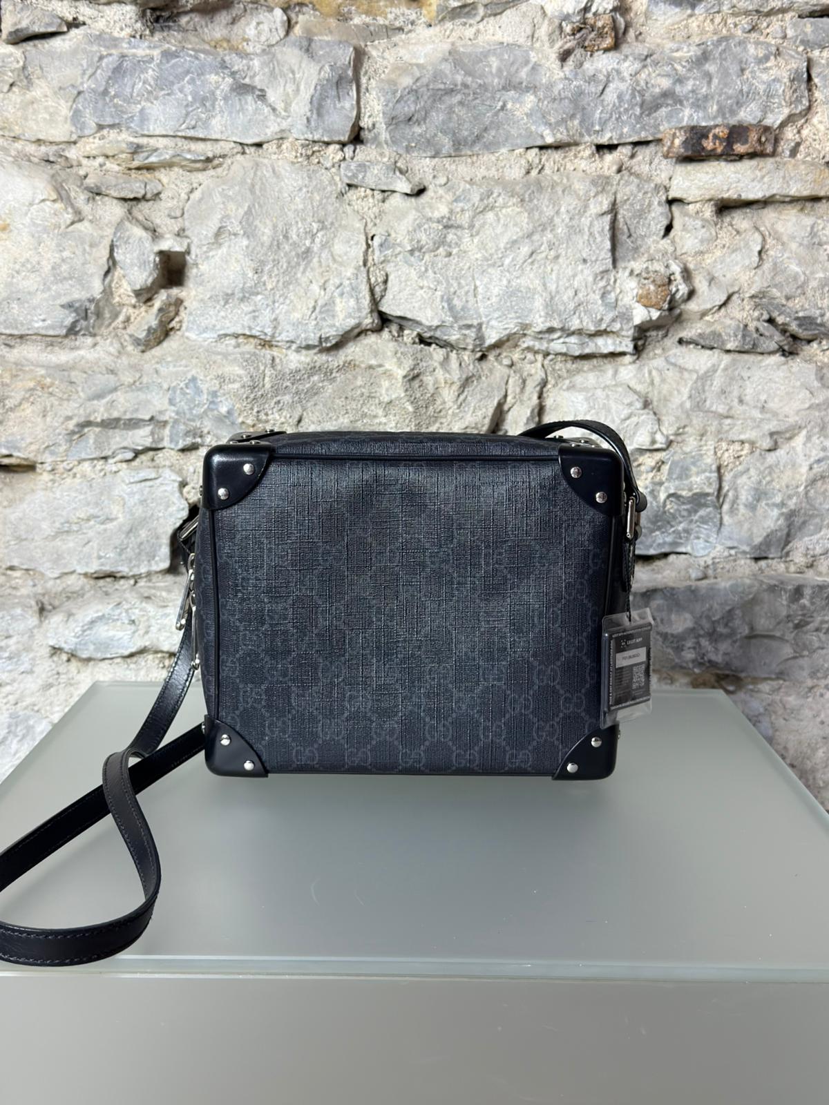 Gucci GG Supreme Soft Koffertasche Schwarz - BagAffair