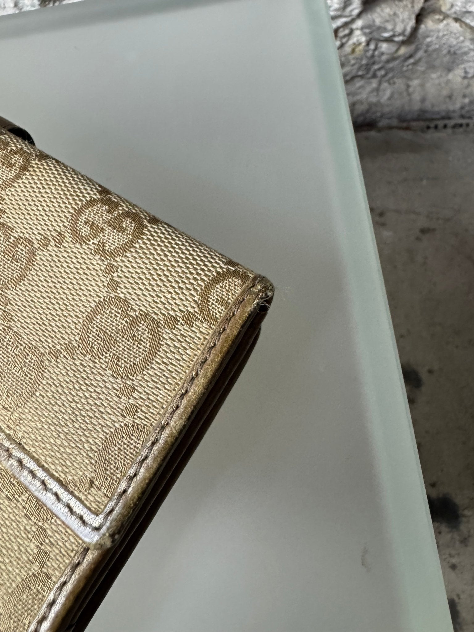Gucci Vintage GG Canvas Geldbeutel Beige/Gold - BagAffair