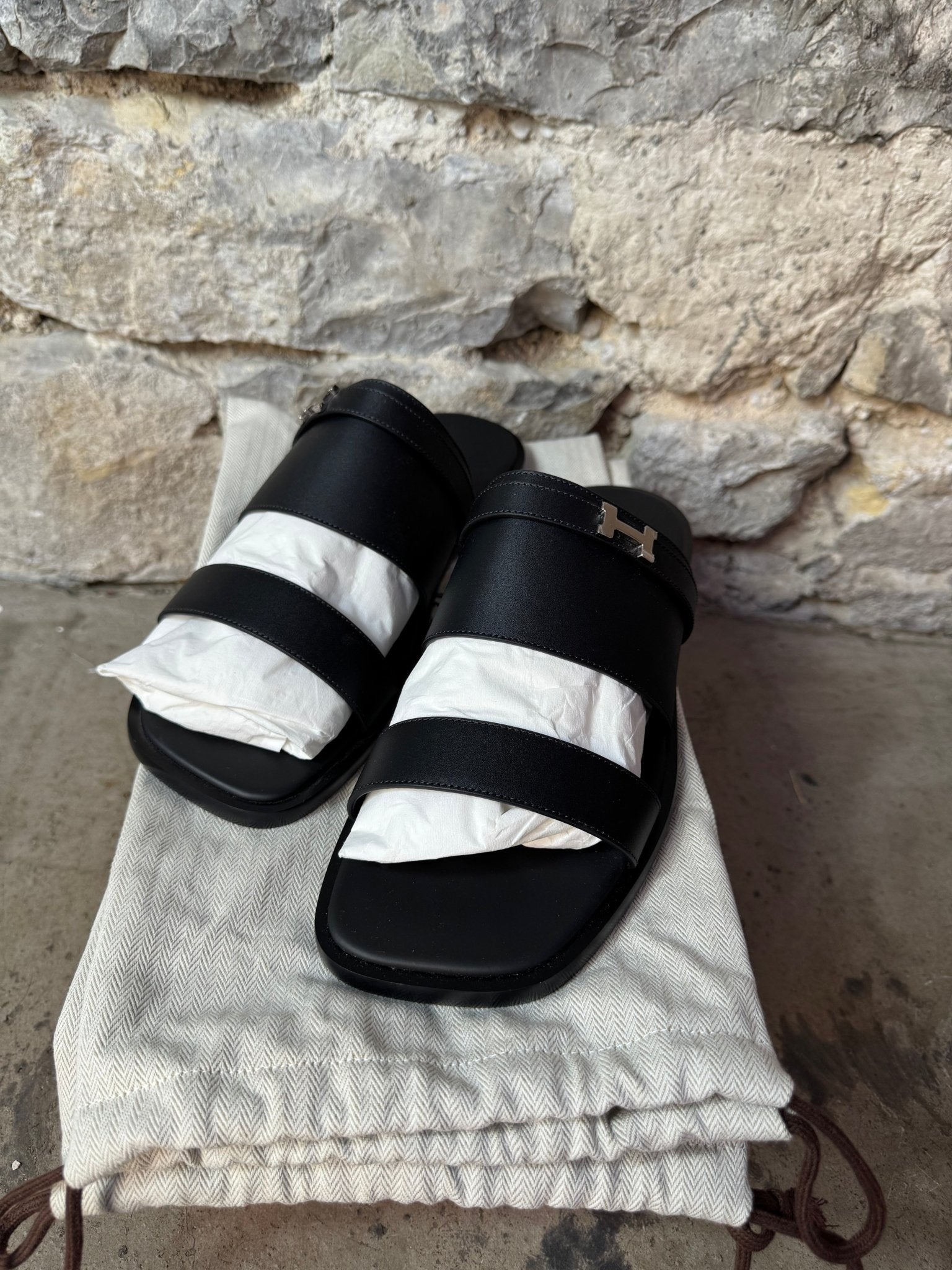 Hermès Sandale Homme Joao Veau Noir - BagAffair