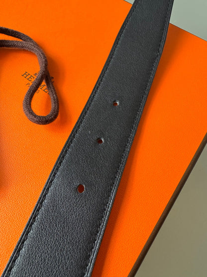 Hermès Wendegürtel – Schwarz/Braun mit goldfarbener H - Schnalle - BagAffair