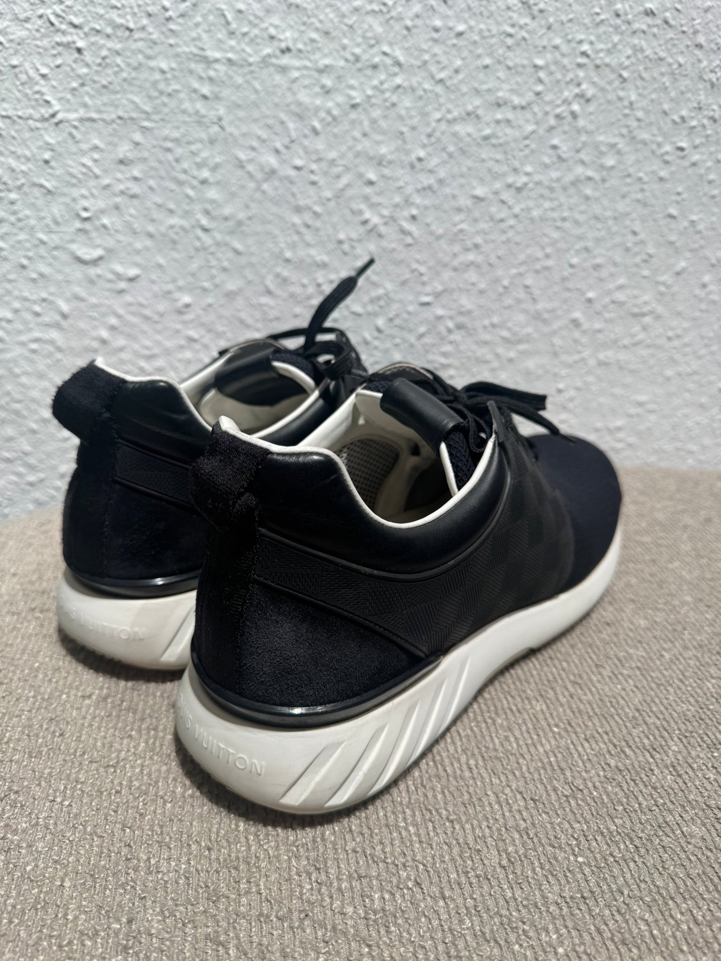 Louis Vuitton Fastlane Sneaker Schwarz / Weiß - BagAffair