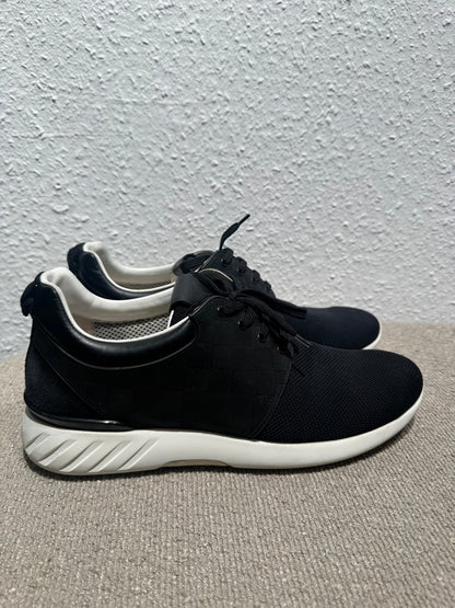 Louis Vuitton Fastlane Sneaker Schwarz / Weiß - BagAffair