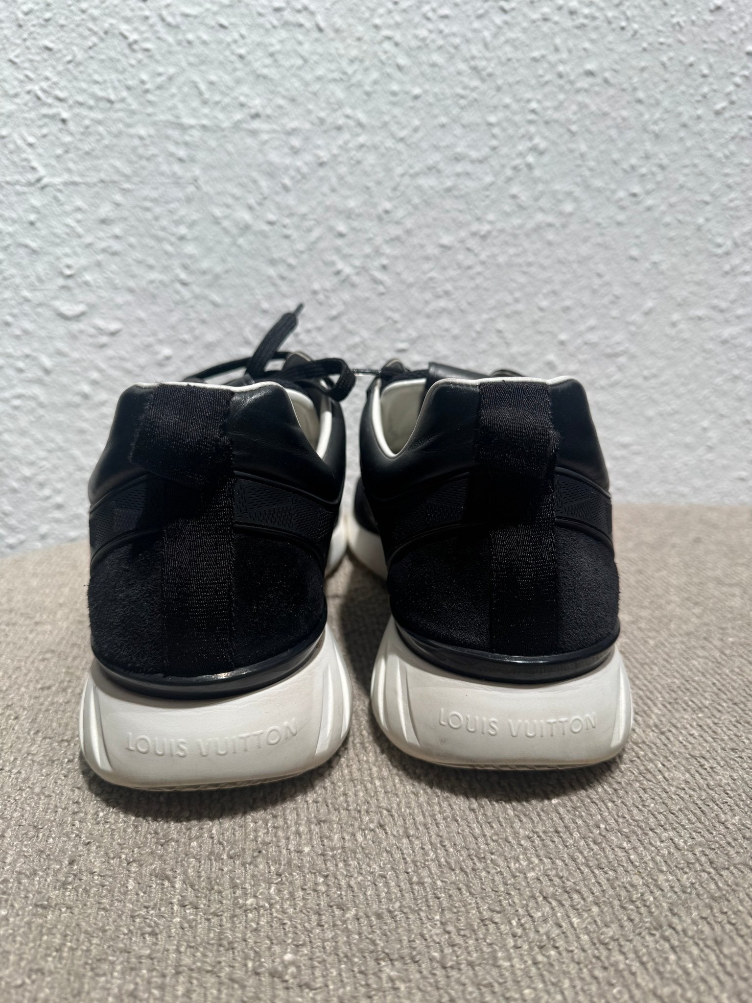 Louis Vuitton Fastlane Sneaker Schwarz / Weiß - BagAffair