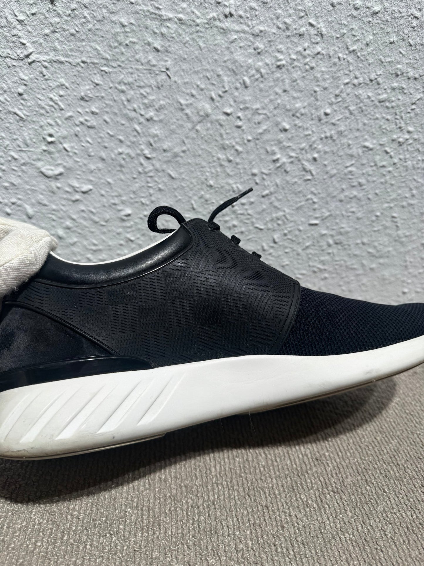 Louis Vuitton Fastlane Sneaker Schwarz / Weiß - BagAffair