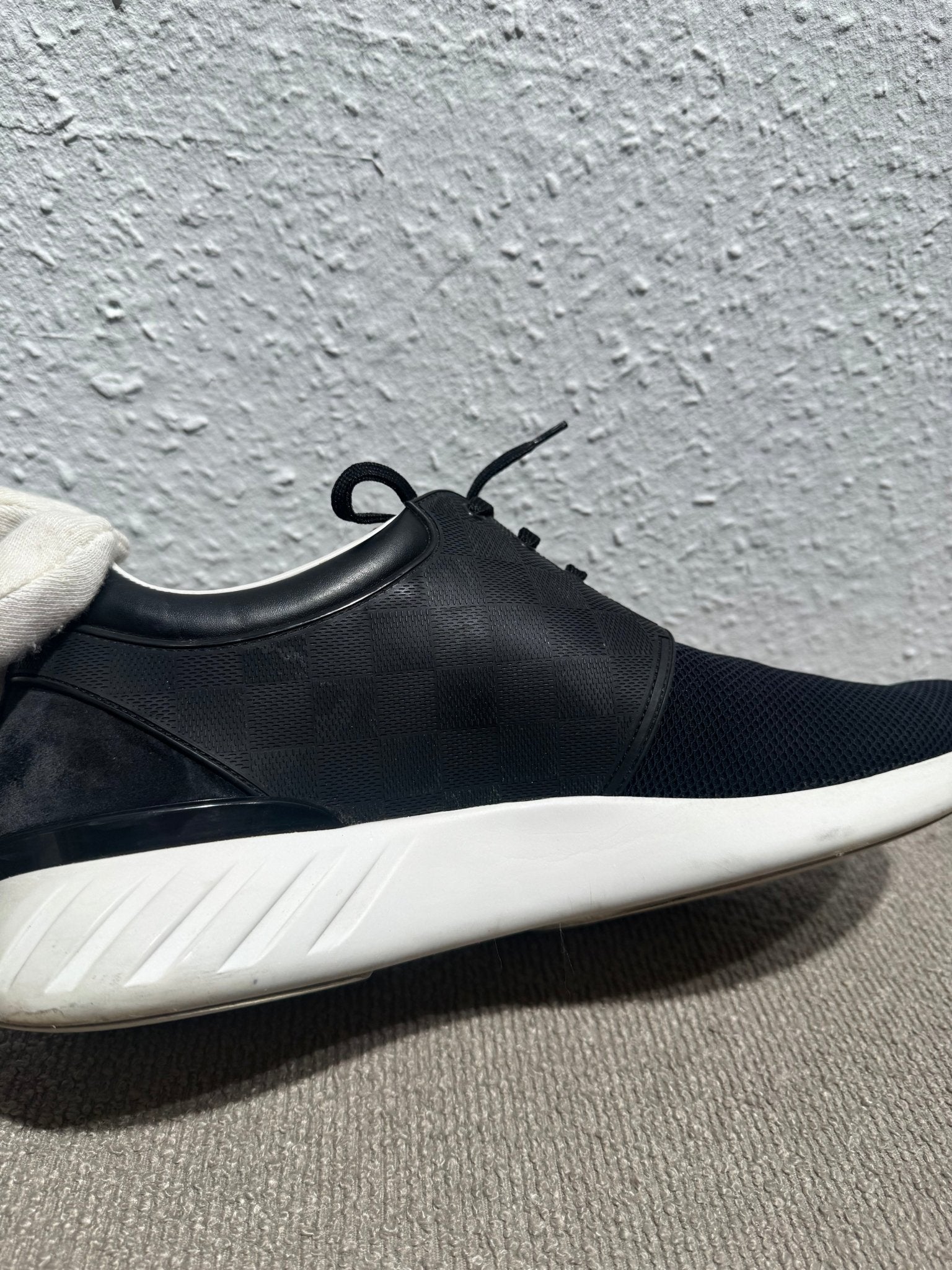 Louis Vuitton Fastlane Sneaker Schwarz / Weiß - BagAffair