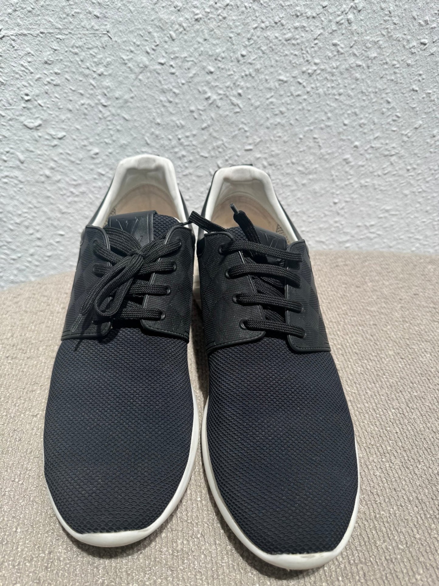 Louis Vuitton Fastlane Sneaker Schwarz / Weiß - BagAffair