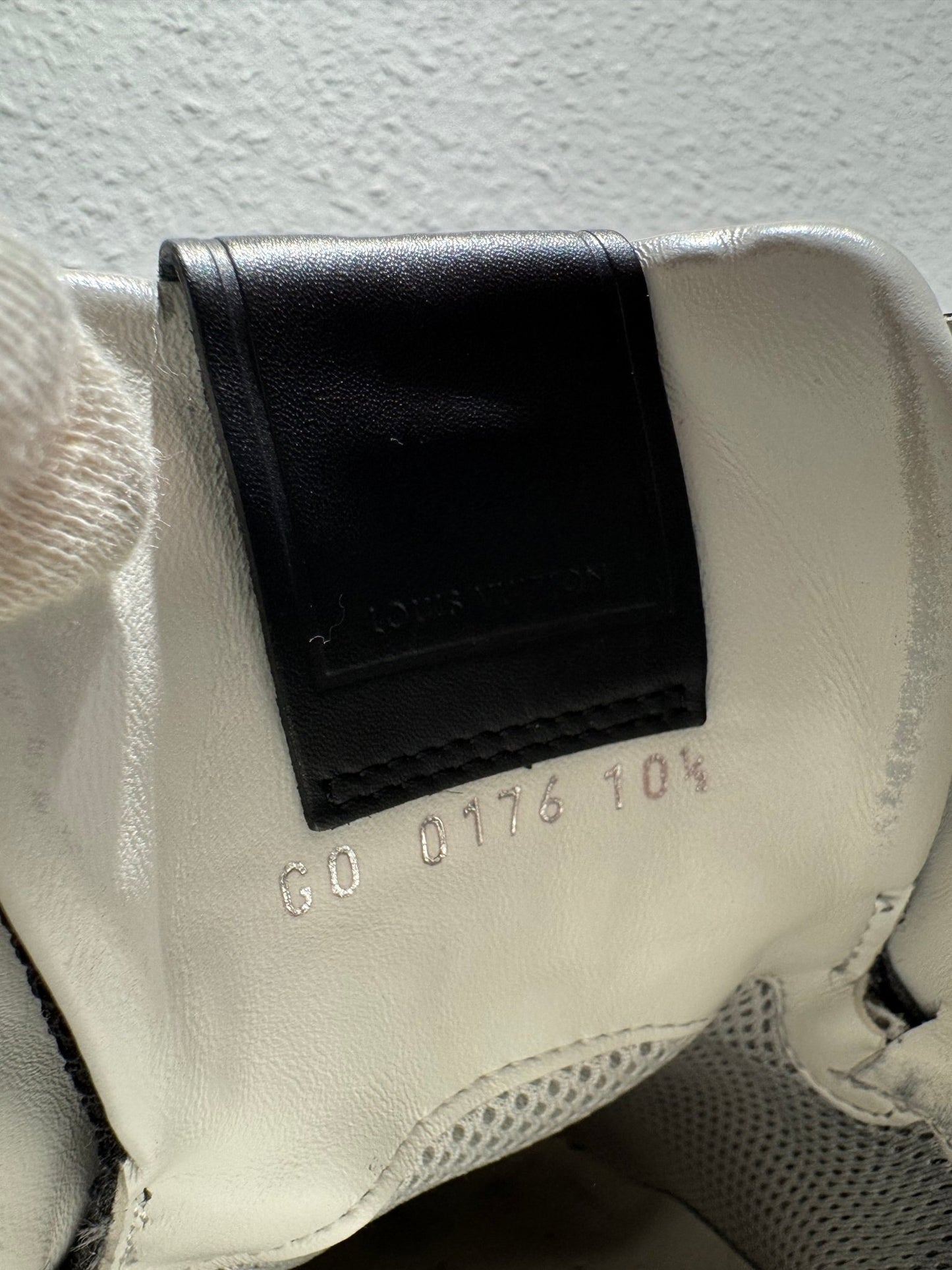 Louis Vuitton Fastlane Sneaker Schwarz / Weiß - BagAffair