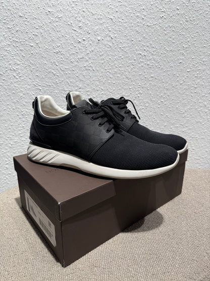 Louis Vuitton Fastlane Sneaker Schwarz / Weiß - BagAffair