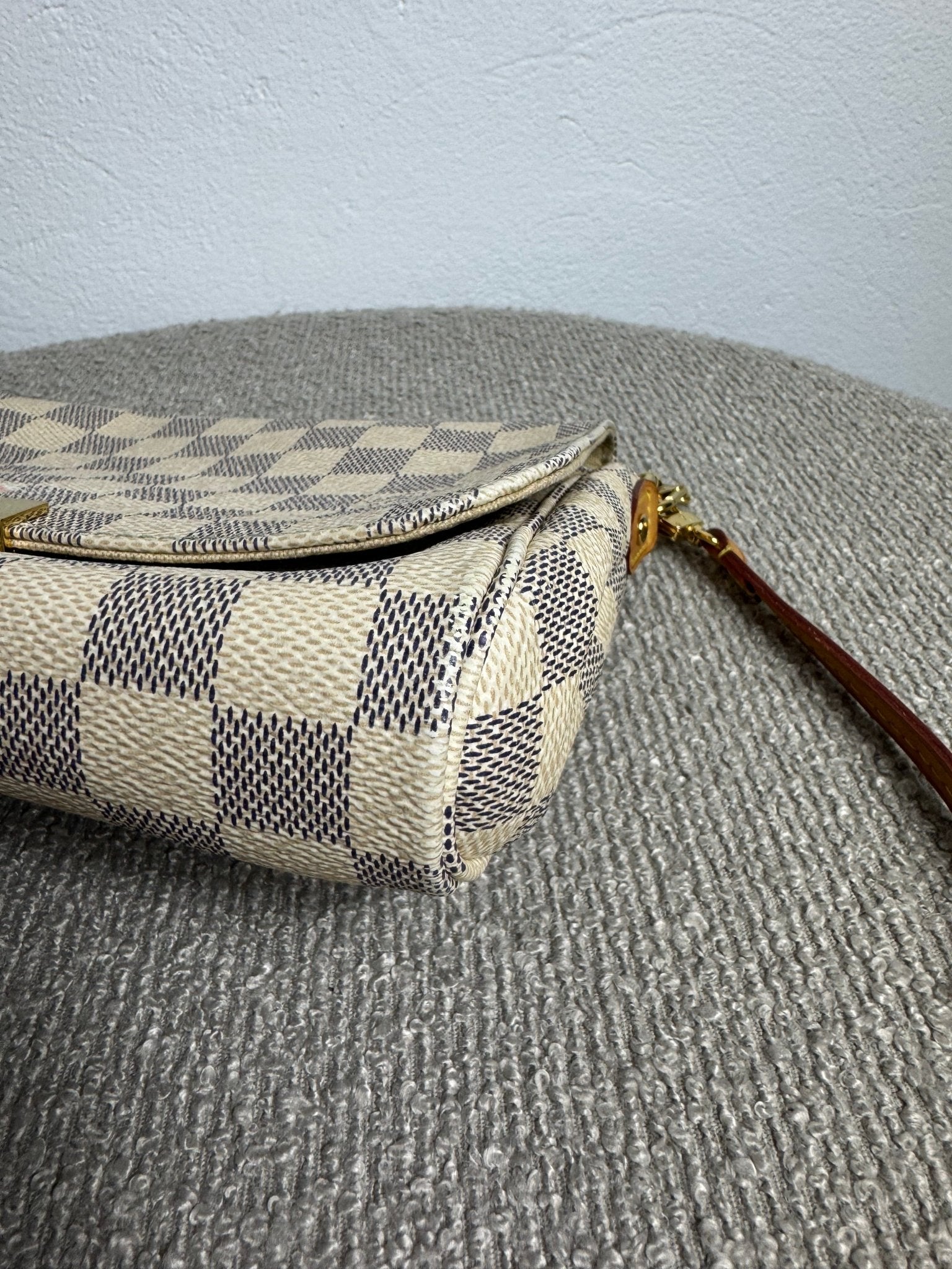 Louis Vuitton Favorite MM – Damier Azur - BagAffair