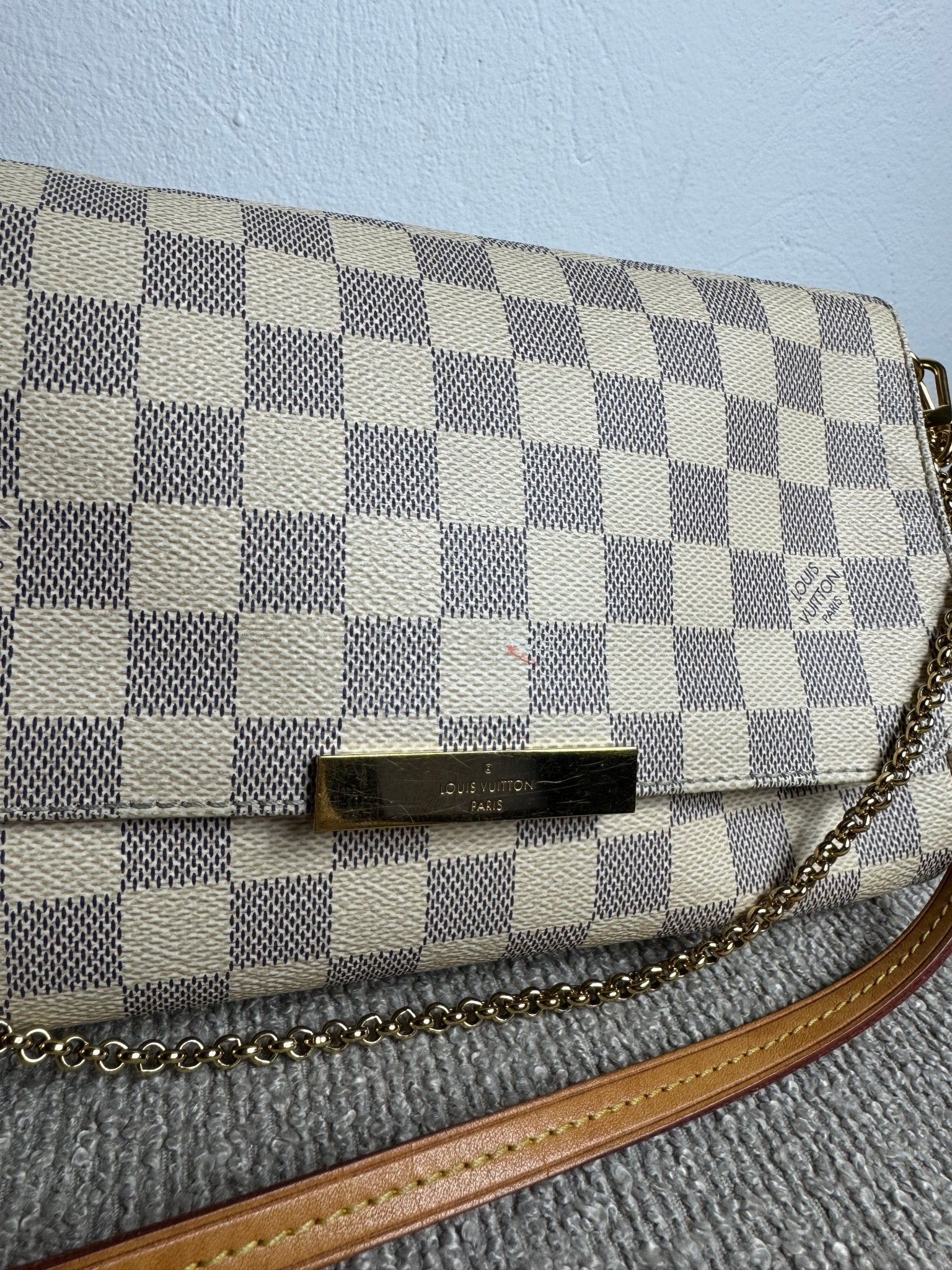 Louis Vuitton Favorite MM – Damier Azur - BagAffair