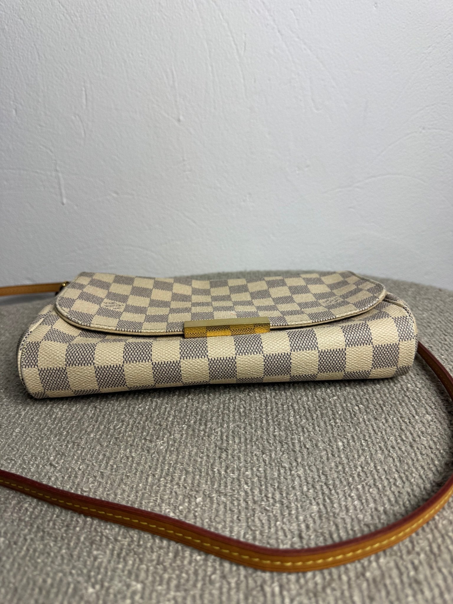 Louis Vuitton Favorite MM – Damier Azur - BagAffair