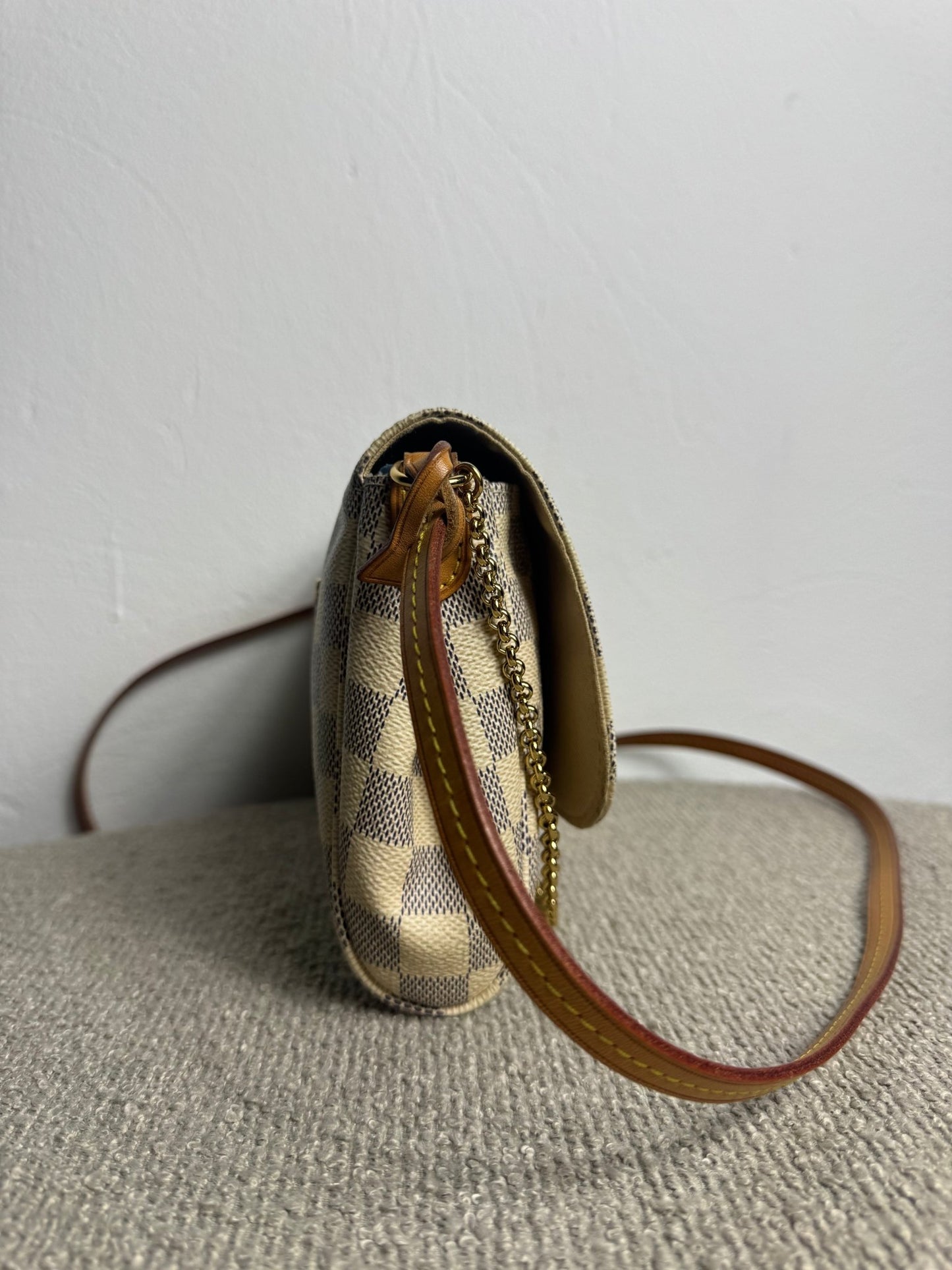Louis Vuitton Favorite MM – Damier Azur - BagAffair