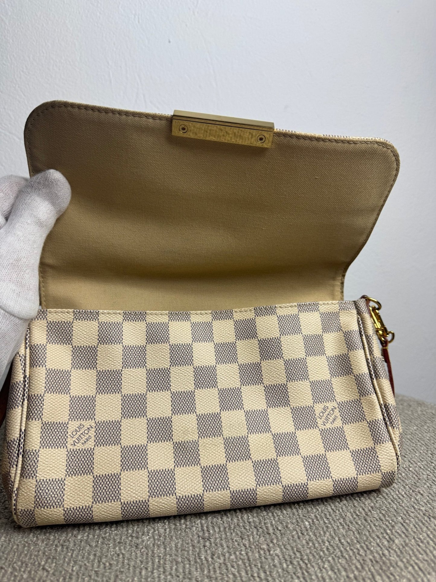 Louis Vuitton Favorite MM – Damier Azur - BagAffair