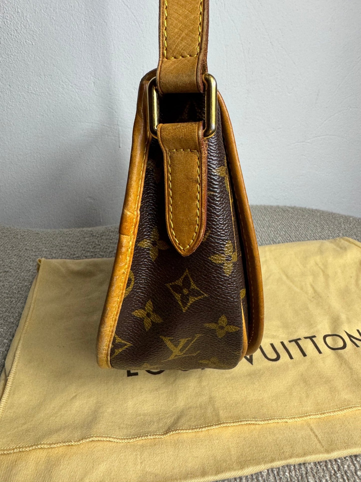 Louis Vuitton Menilmontant MM – Monogram Canvas - BagAffair