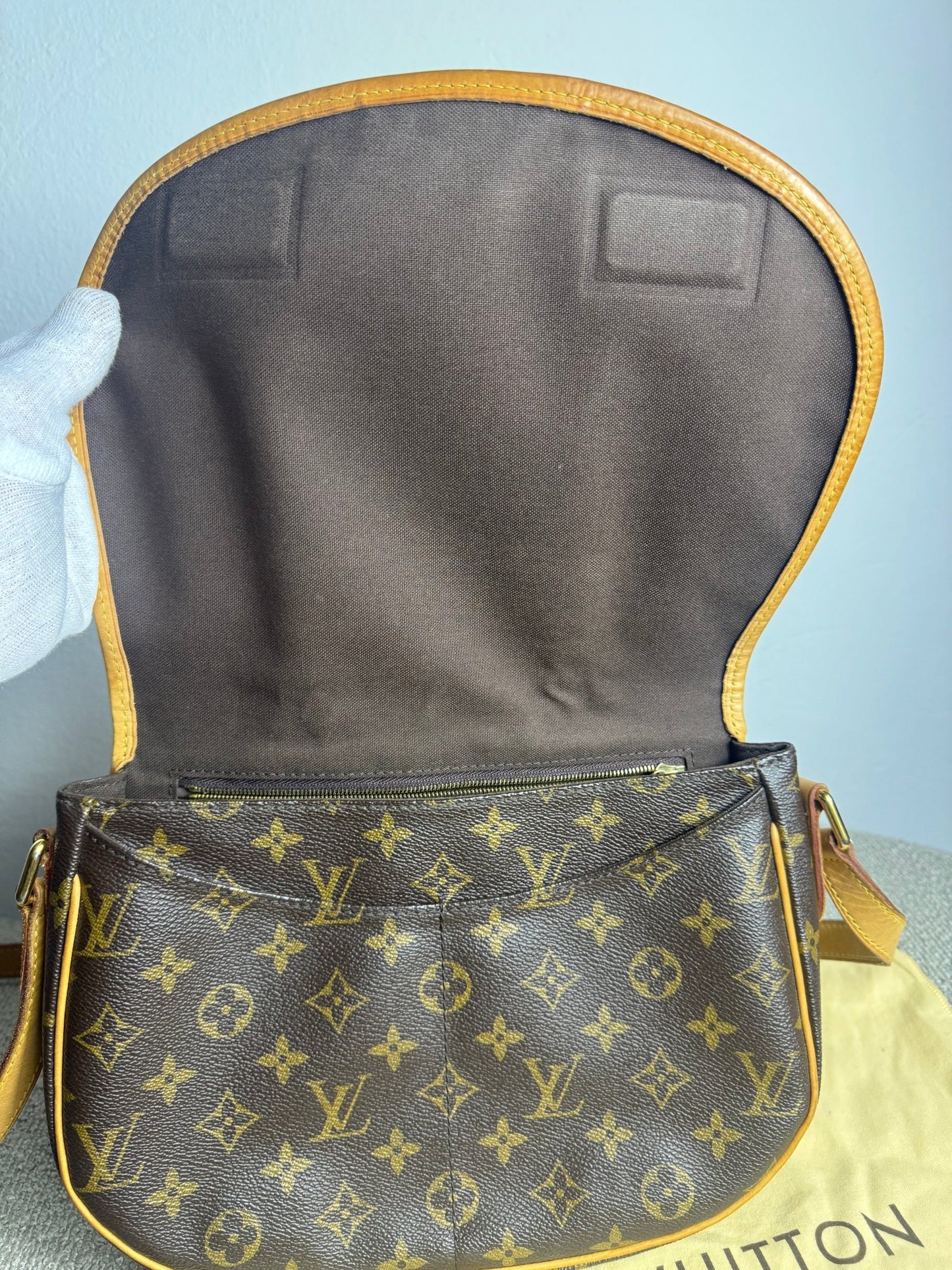 Louis Vuitton Menilmontant MM – Monogram Canvas - BagAffair