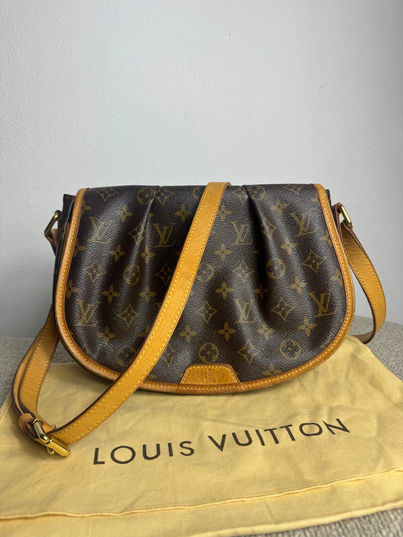 Louis Vuitton Menilmontant MM – Monogram Canvas - BagAffair
