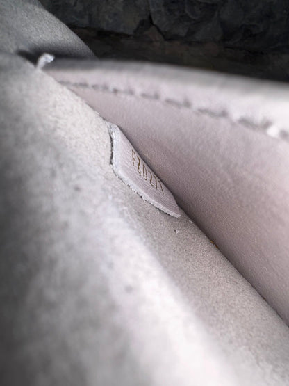 Louis Vuitton New Wave Multi Pochette – Grau - BagAffair