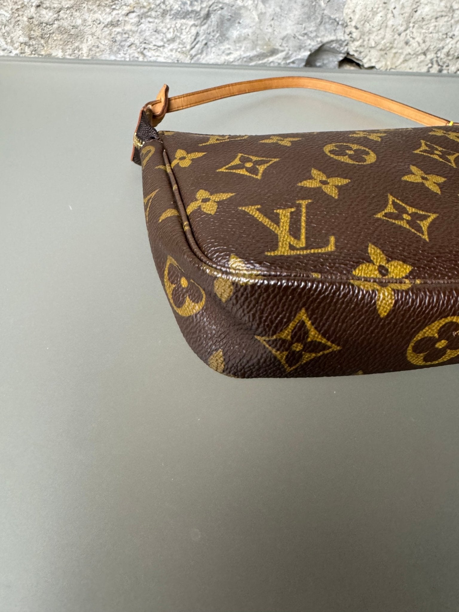Louis Vuitton Pochette Accessoires – Monogram - BagAffair