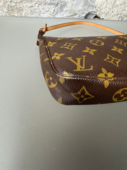 Louis Vuitton Pochette Accessoires – Monogram - BagAffair