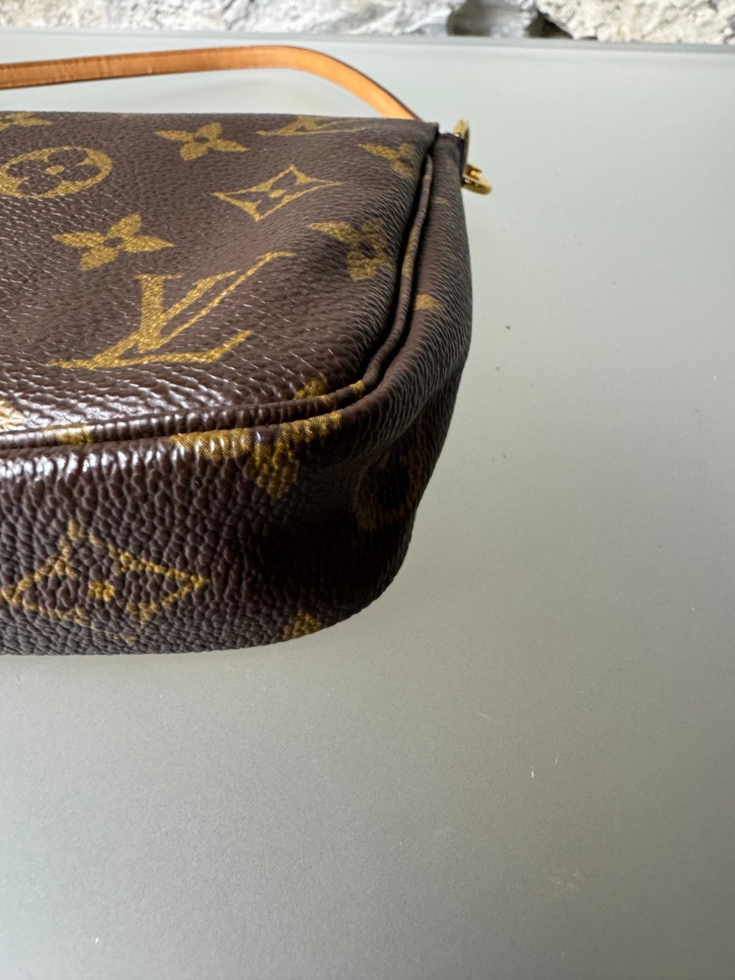 Louis Vuitton Pochette Accessoires – Monogram - BagAffair