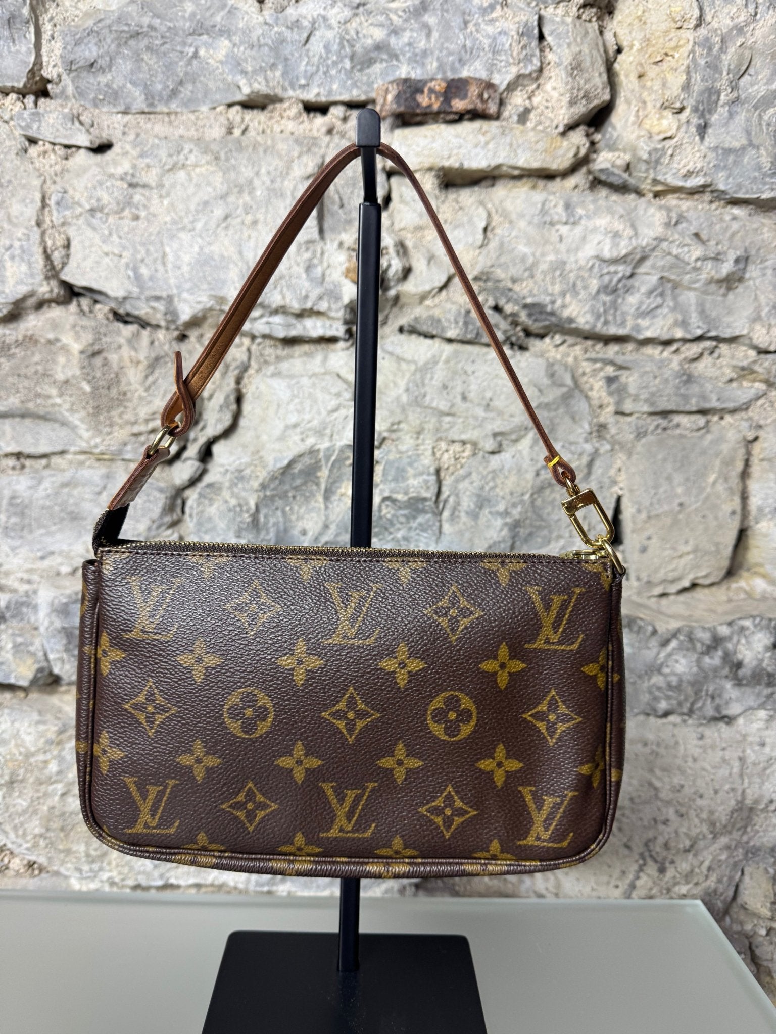 Louis Vuitton Pochette Accessoires – Monogram - BagAffair
