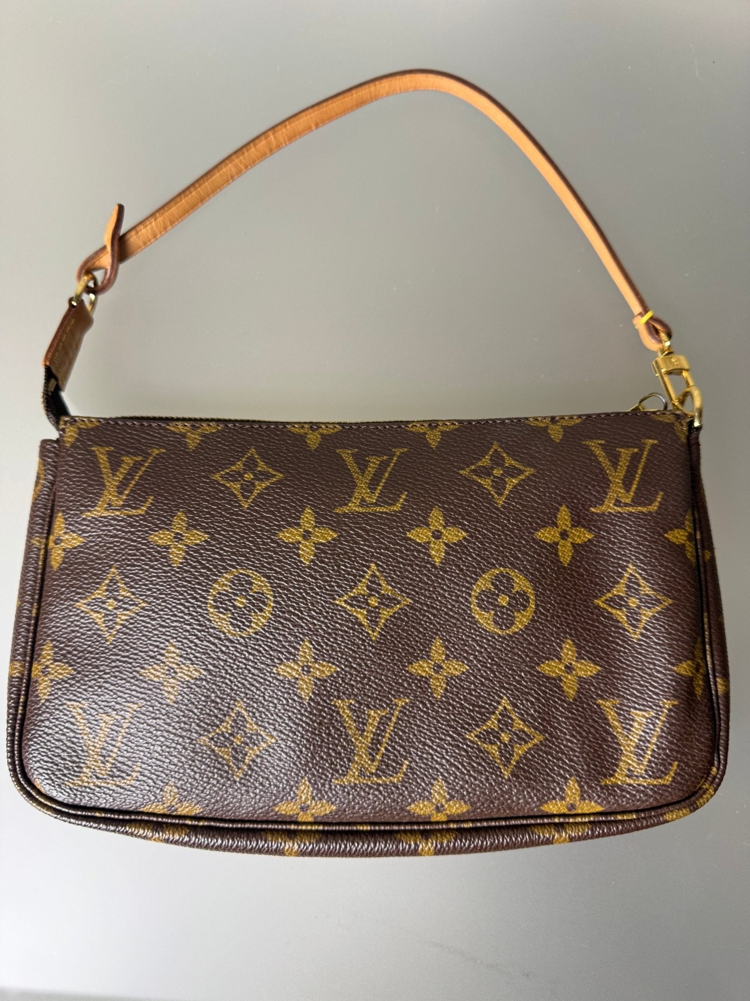 Louis Vuitton Pochette Accessoires – Monogram - BagAffair