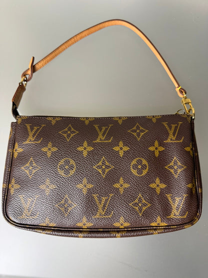 Louis Vuitton Pochette Accessoires – Monogram - BagAffair