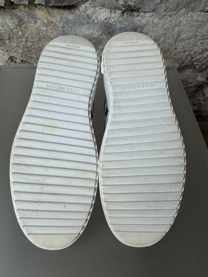 Louis Vuitton Time Out Sneaker Weiß/Schwarz – Größe 38 - BagAffair