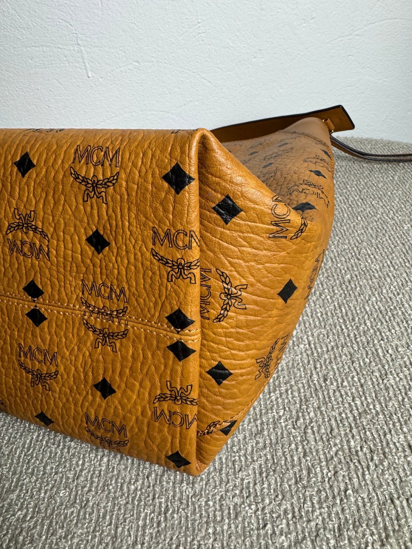 MCM Klara Hobo Bag Large - BagAffair