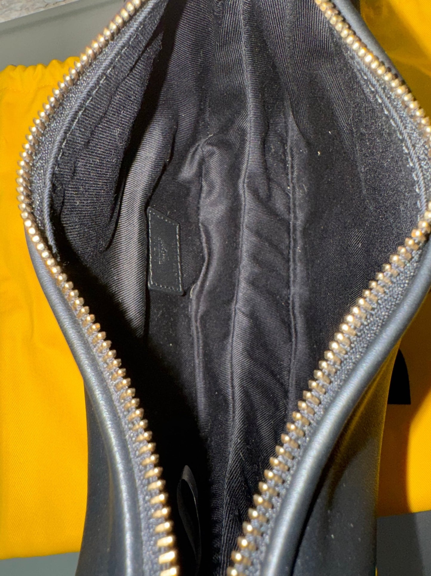 MCM Mini Travia Schultasche Schwarz - BagAffair