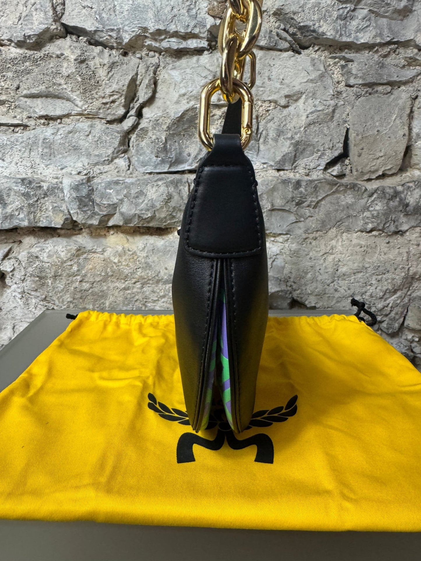 MCM Mini Travia Schultasche Schwarz - BagAffair